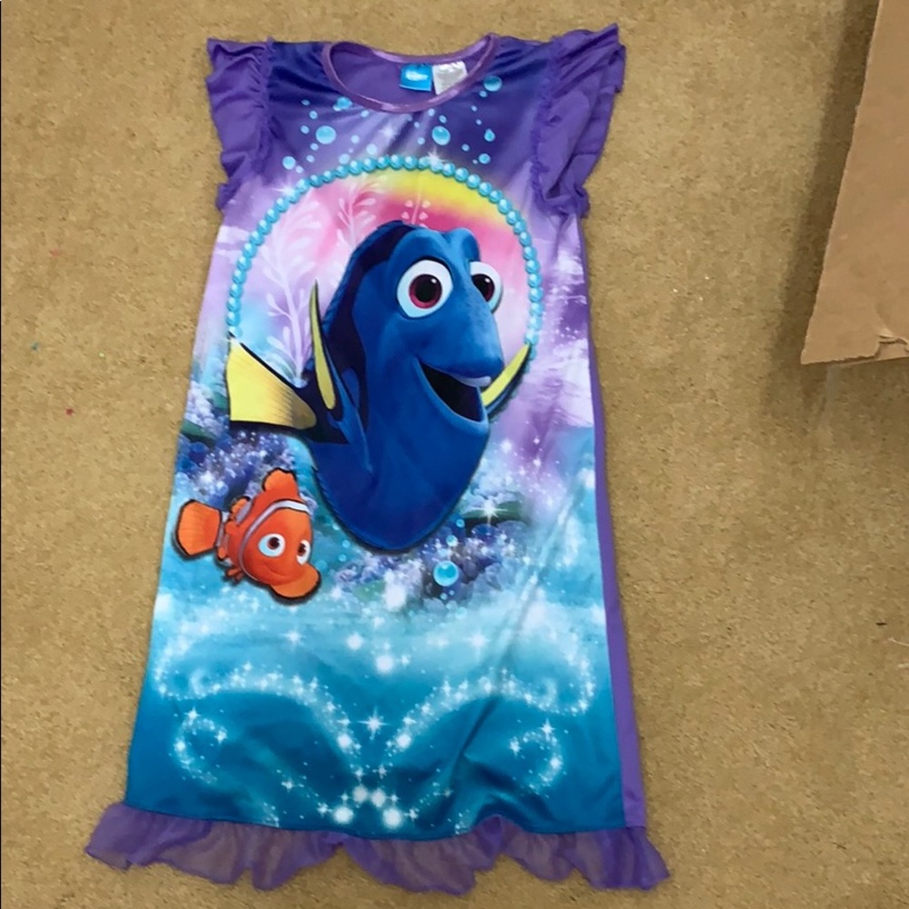 Disney Finding Dory girls nightgown size 10/12